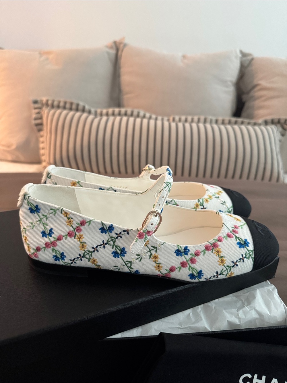 CHANEL White Floral Mary Jane Flats with Black Cap Toe - Picture 4 of 7